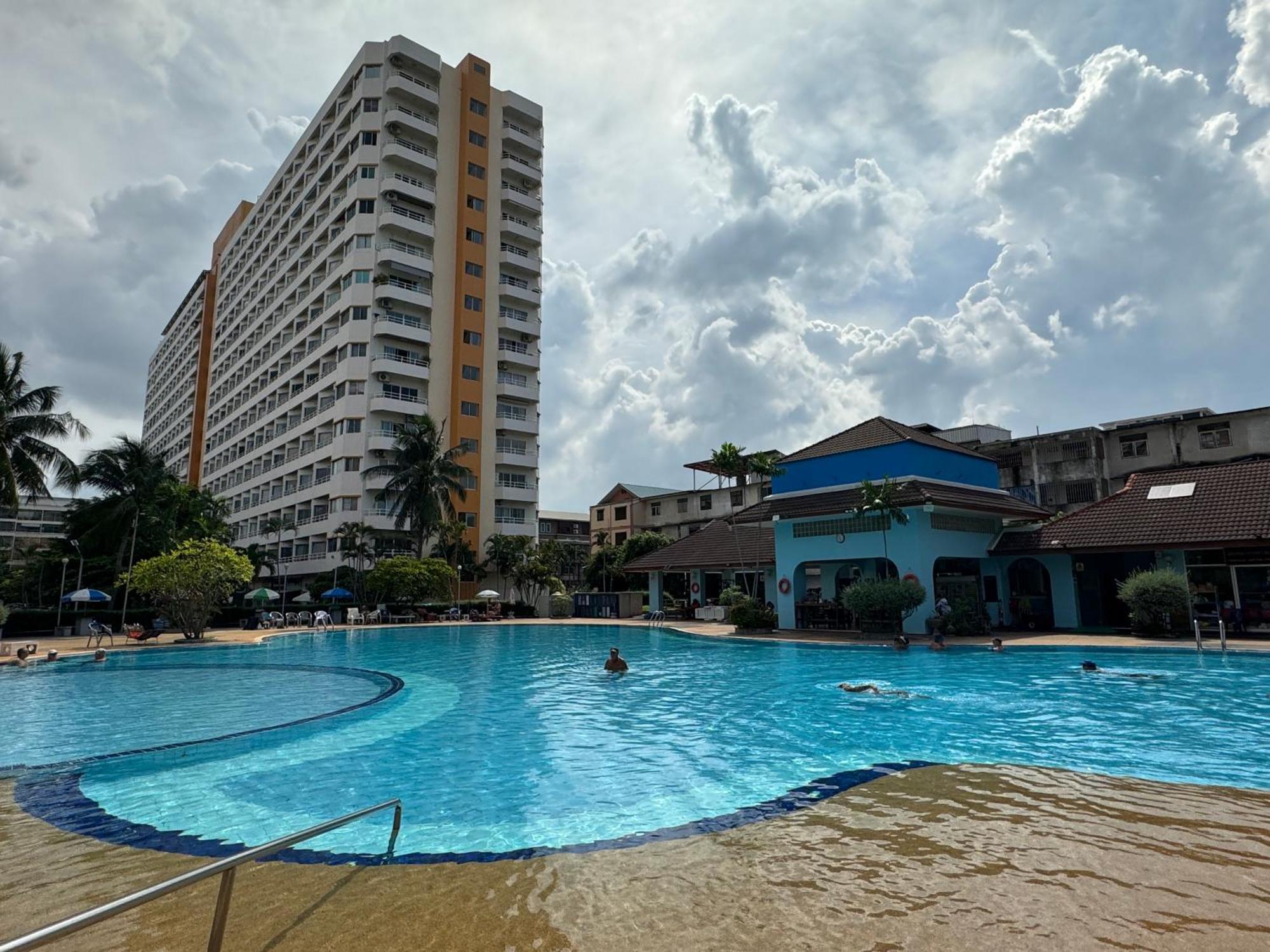 Mina 美景公寓酒店 Pattaya Exteriör bild